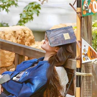 恋综女嘉宾录制现场起冲突，官方微博回应，72小时引热议